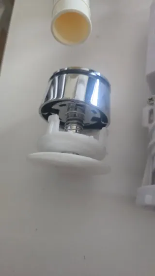 Descargador Inodoro y Boya, Tecnoagua y Fominaya