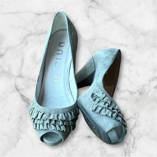 Zapatos Unisa grises con volantes