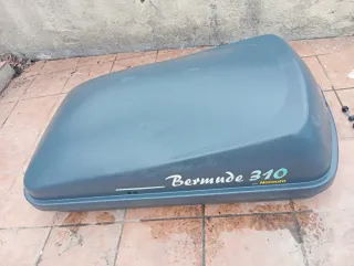 Cofre para coche, marca Norauto con anclajes