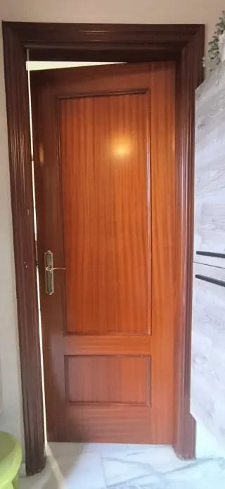 Puerta madera lacada 203x72,5x3,5cm