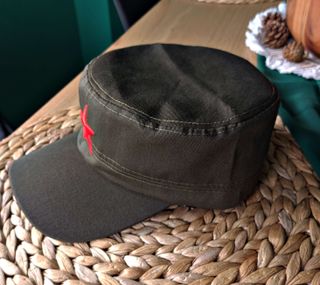 gorra cubana estilo militar