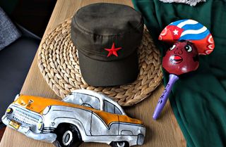 gorra cubana estilo militar