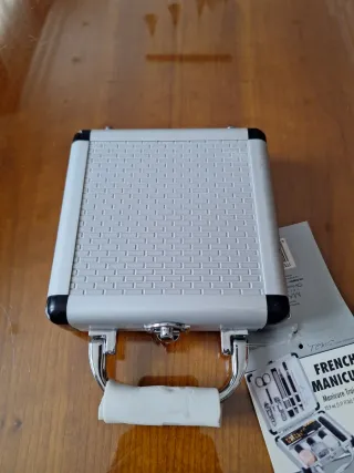 Maletín Manicura Francesa Mark Plateado