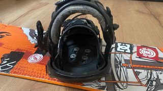 Tabla de Snowboard con Fijaciones