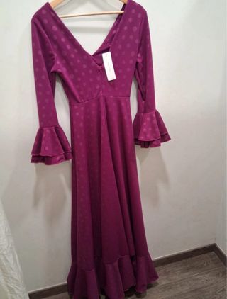Bata flamenca (vestido flamenco) morado