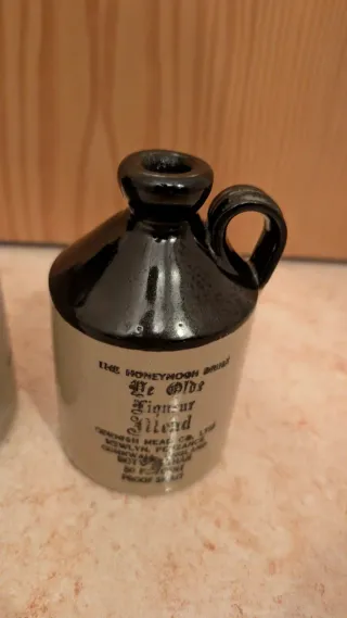 2 Jarras Cornish Mead Vintage