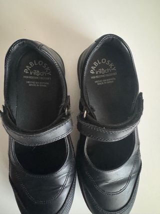 PABLOSKY Talla 35 Casi Nuevos. COLEGIALES