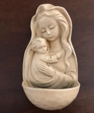Acquasantiera Madonna Bambino