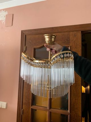 Lámpara de techo dorada con cristales