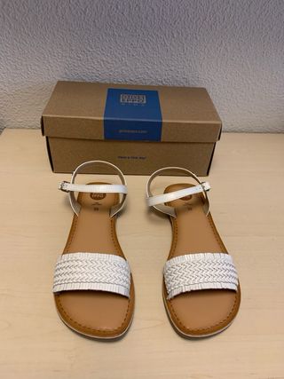 Sandalias blancas de piel talla 39 Gioseppo nuevas