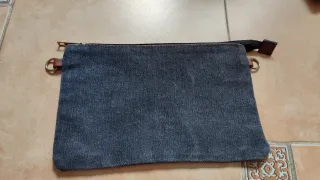 Bolsos de mano con estrellas y serpiente