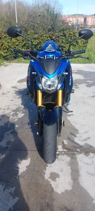 Suzuki gsx-s750