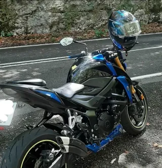 Suzuki gsx-s750