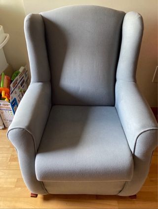 Butaca mecedora gris tela