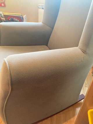 Butaca mecedora gris tela