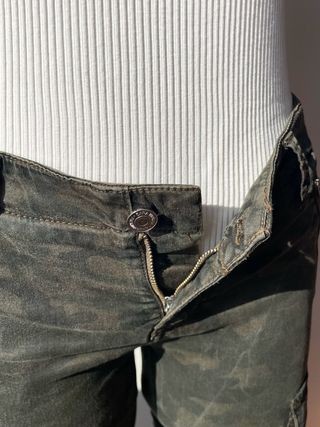 Pantalón cargo camuflaje mujer