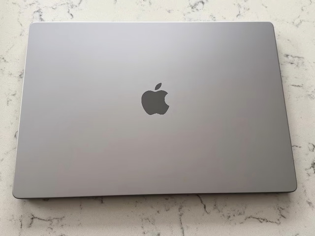 MacBook Pro 16” M2 Max 2023 32GB RAM 1TB SSD