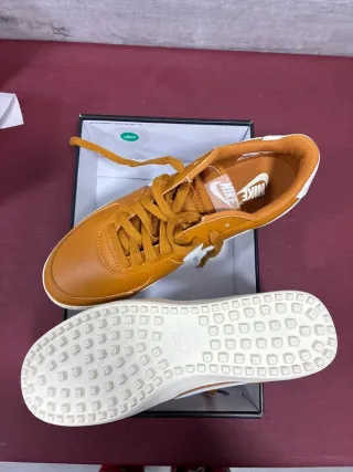 Nike Field General LTR. Marrones