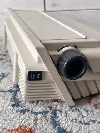 Máquina de escribir Olivetti PT 505