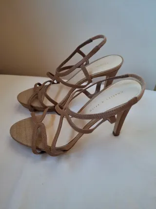 Sandalias Tacón ZARA / CHARLES & KEITH (2 Pares)