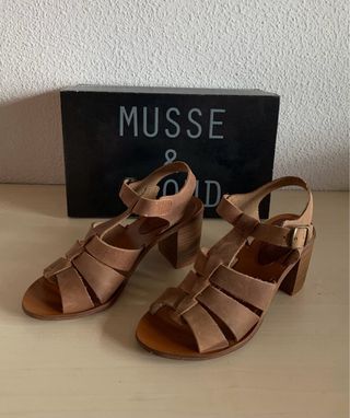 Sandalias tacón color marrón talla 37 Musse&Cloud