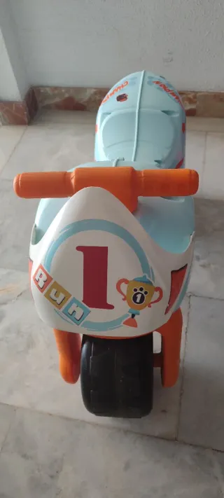 Moto correpasillos infantil