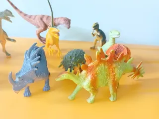 Colección de dinosaurios de juguete