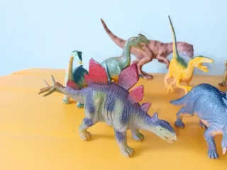 Colección de dinosaurios de juguete
