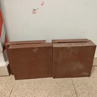 Ladrillo refractario. 2€ cada uno