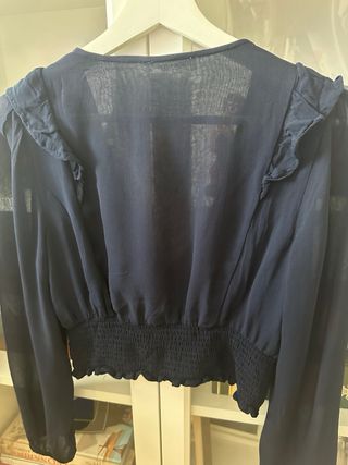 Blusa Brownie azul con volantes