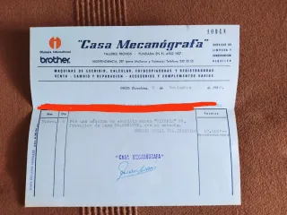 Máquina de escribir Olympia Traveller de Luxe