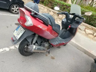 DAELIM Scooter Rojo Automático