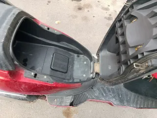 DAELIM Scooter Rojo Automático