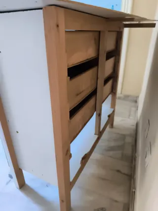 Cajonera de madera blanca