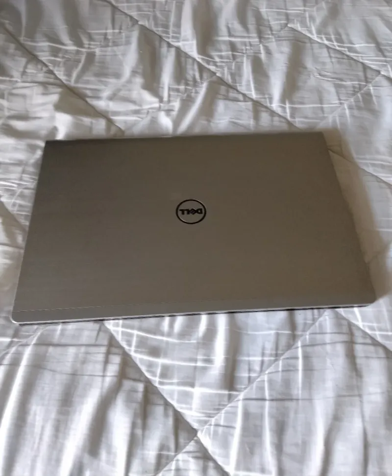 Portátil Dell P26E (para piezas)