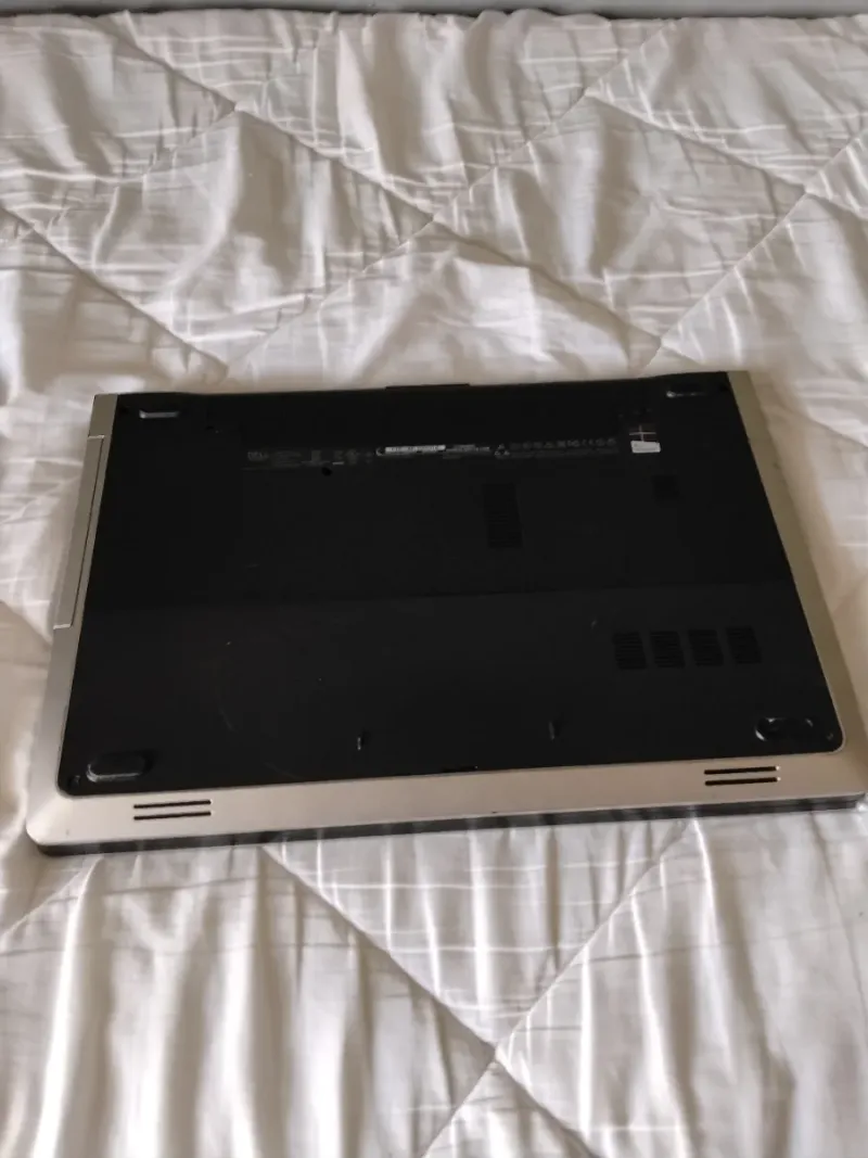 Portátil Dell P26E (para piezas) afbeelding 2