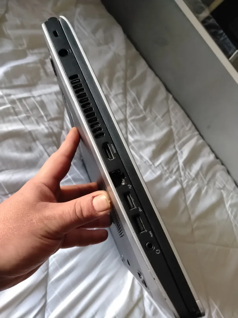 Portátil Dell P26E (para piezas) afbeelding 4