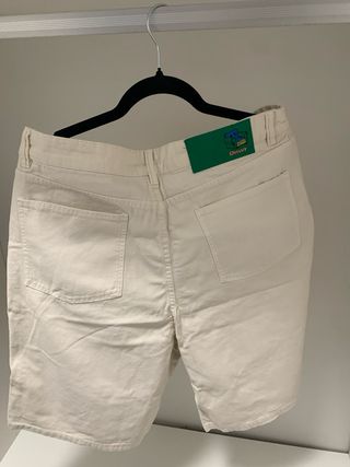 Pantalón corto beige