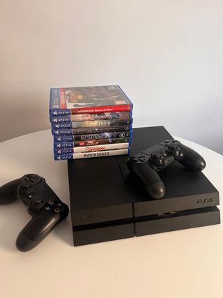 PS4 + 8 Juegos + 2 Mandos