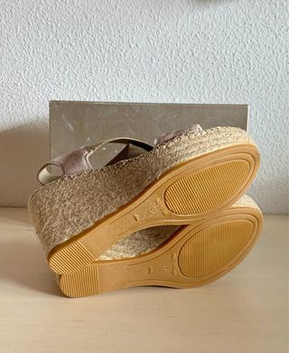 Sandalias cuña color beige talla 37 de Vidorreta