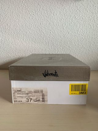 Sandalias cuña color beige talla 37 de Vidorreta