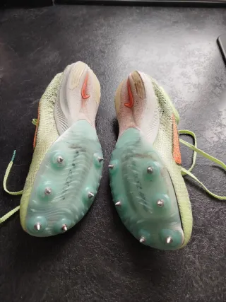 Zapatilla atletismo Nike clavos verde/naranja