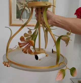 Lámpara diseño floral metal y cristal