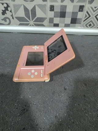 Nintendo DS Rosa + 4 Giochi