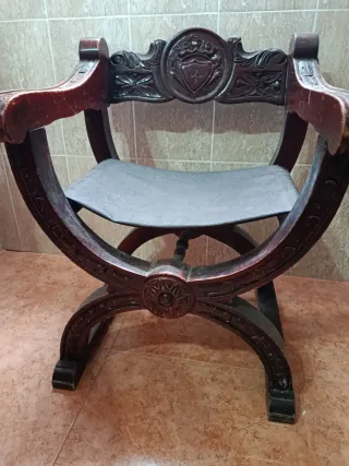 Silla centenaria de madera