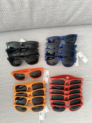 Gafas de sol nuevas (negras,rojas,azules y naranja