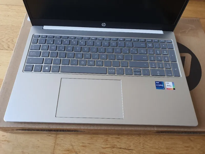 Portátil HP 15" intel i7 afbeelding 3