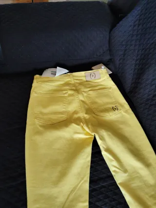Pantalón campana amarillo + People T27