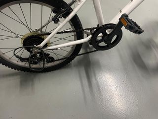 Bicicleta infantil blanca