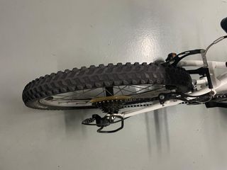 Bicicleta infantil blanca